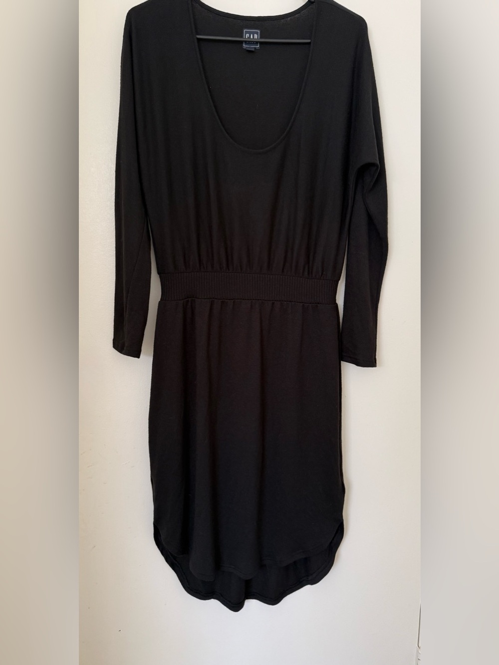 GAP Black Long Sleeve Scoop-Neck Midi Dress